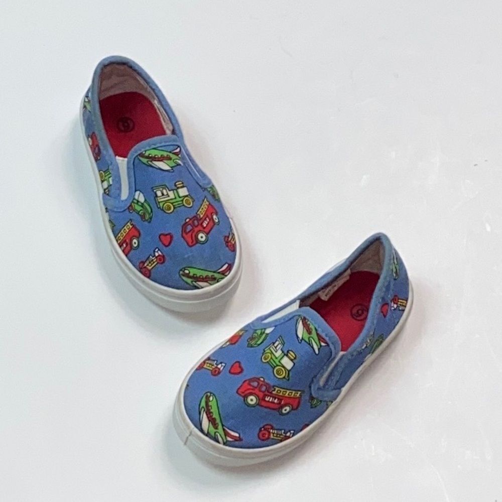 Kid’s Shoes Size 6 US